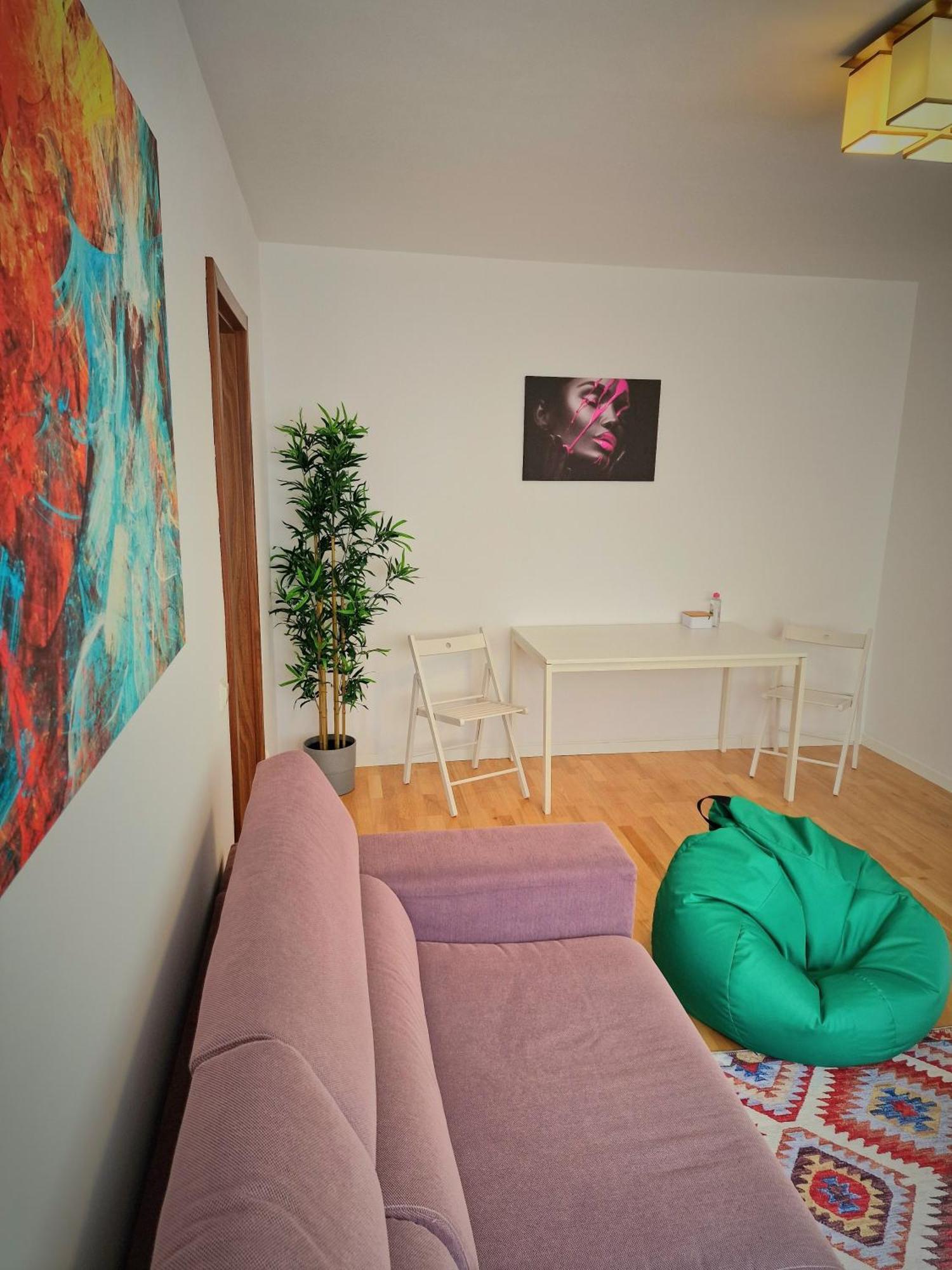 Old Town Central Oasis - Secured Parking Nearby - Self Check In - Metro Station At 1Min Bukarest Exterior foto