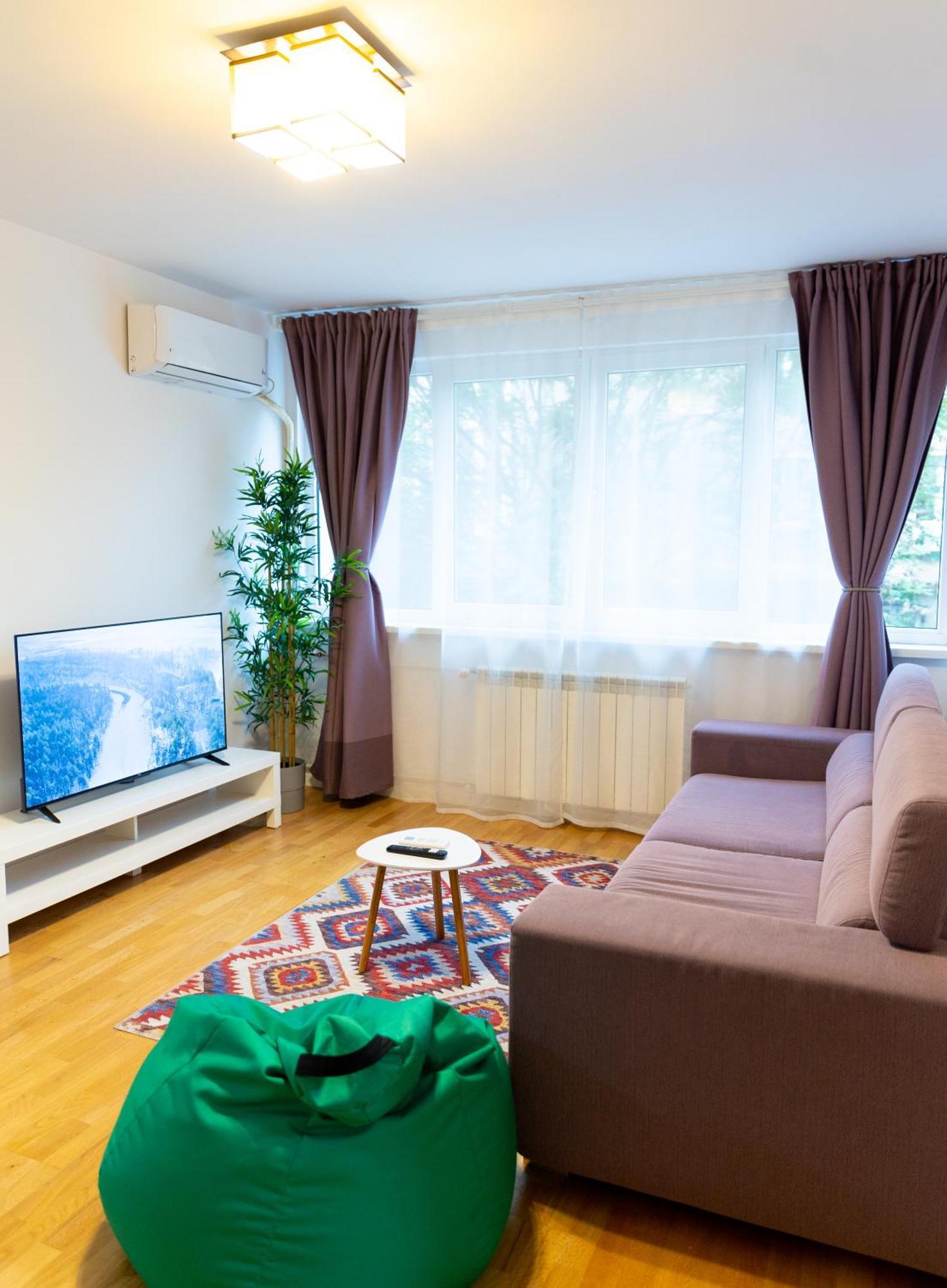 Old Town Central Oasis - Secured Parking Nearby - Self Check In - Metro Station At 1Min Bukarest Exterior foto