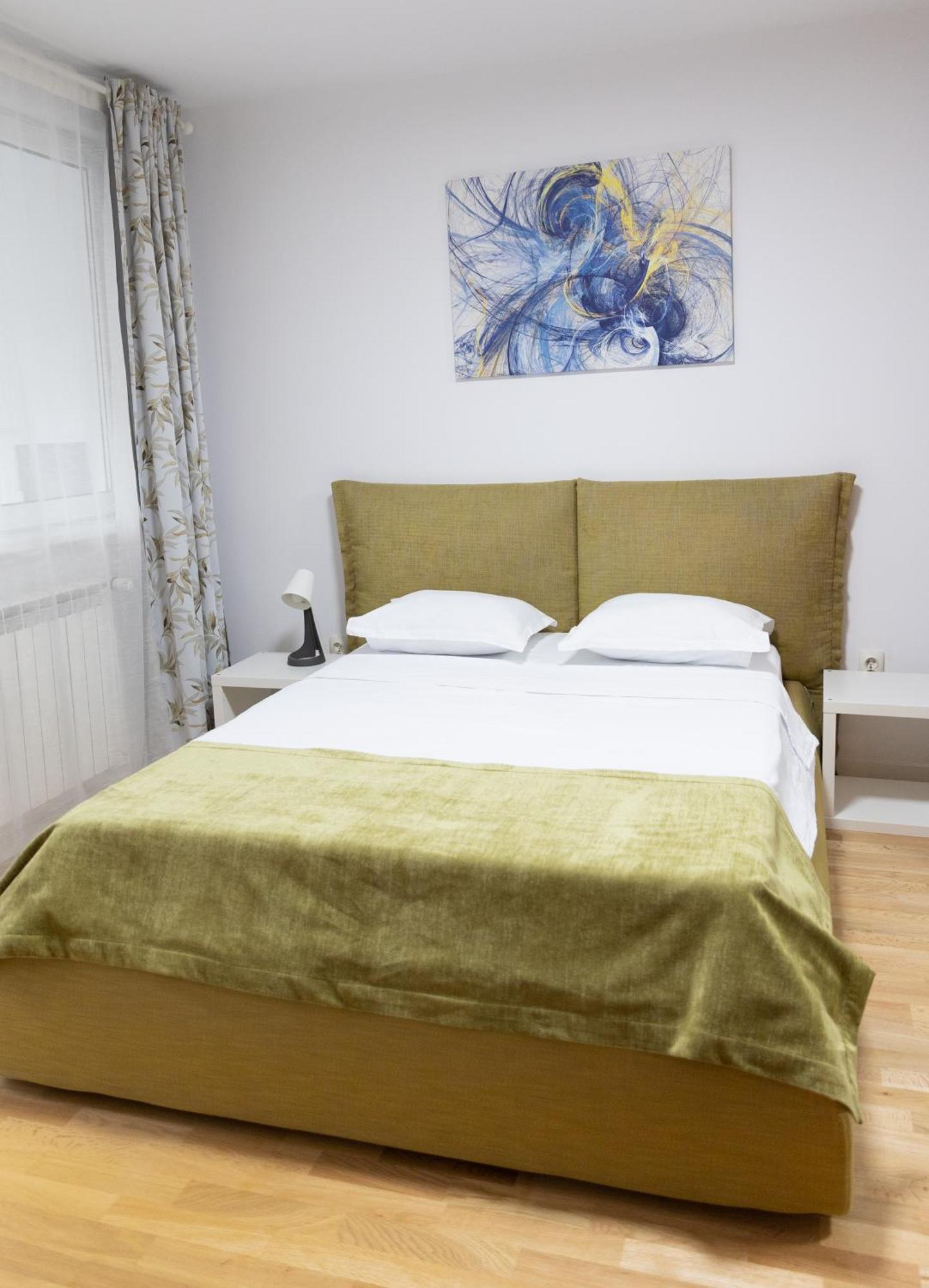 Old Town Central Oasis - Secured Parking Nearby - Self Check In - Metro Station At 1Min Bukarest Exterior foto